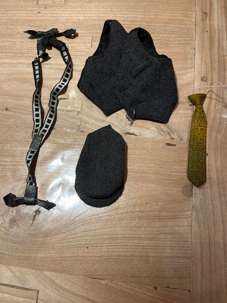 Opa poppenkleertjes - Gilet, bretels, das & pet, Ophalen of Verzenden, Zo goed als nieuw