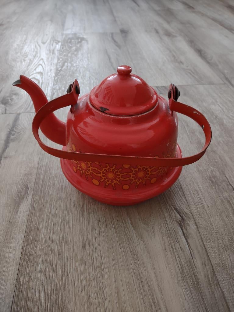 Prachtige rode emaille ketel met handvat en oranje patronen., Antiek en Kunst, Antiek | Emaille, Ophalen of Verzenden