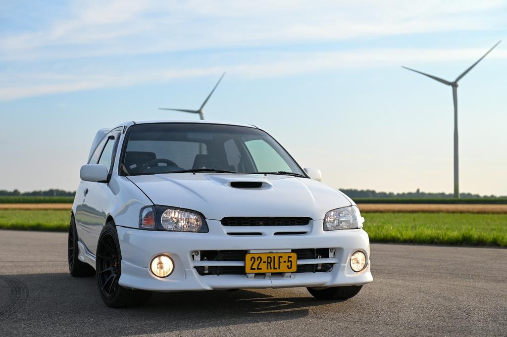 Toyota 1998 Wit, Auto's, Toyota, Particulier, Starlet, Benzine, Hatchback, Handgeschakeld, Geïmporteerd, Wit, Grijs, Voorwielaandrijving