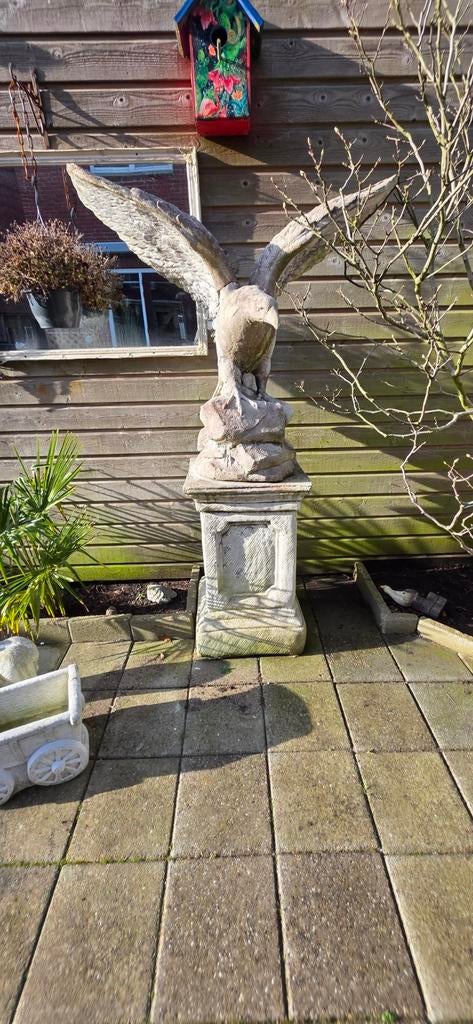 tuin beeld adelaar, Tuin en Terras, Tuinbeelden, Ophalen, Gebruikt, Beton, Dierenbeeld