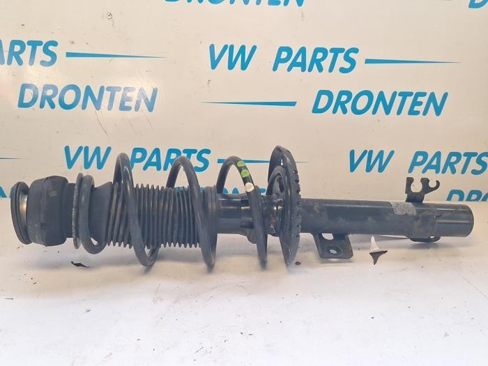 Schokdemperpoot rechts-voor van een Volkswagen UP