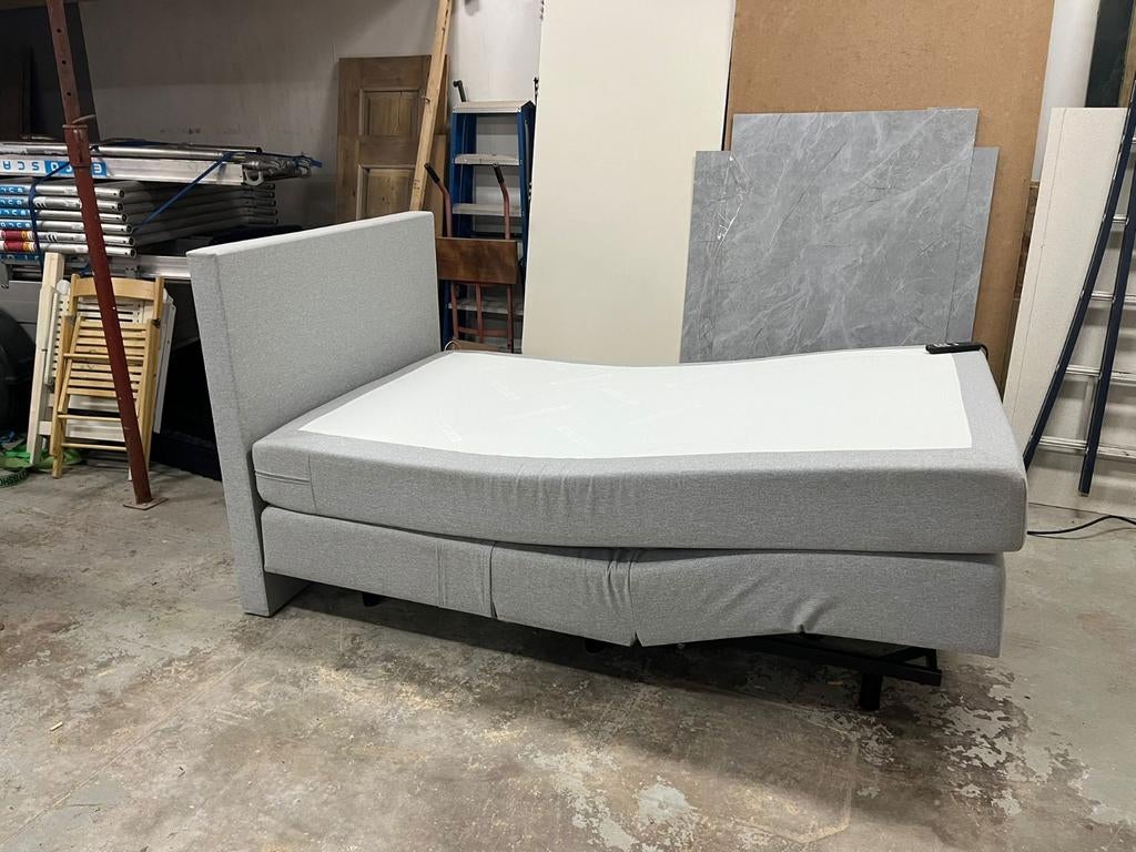Elektrisch senioren bed | twijfelaar | In zeer goede staat, Ophalen, -, Zo goed als nieuw, Twijfelaar