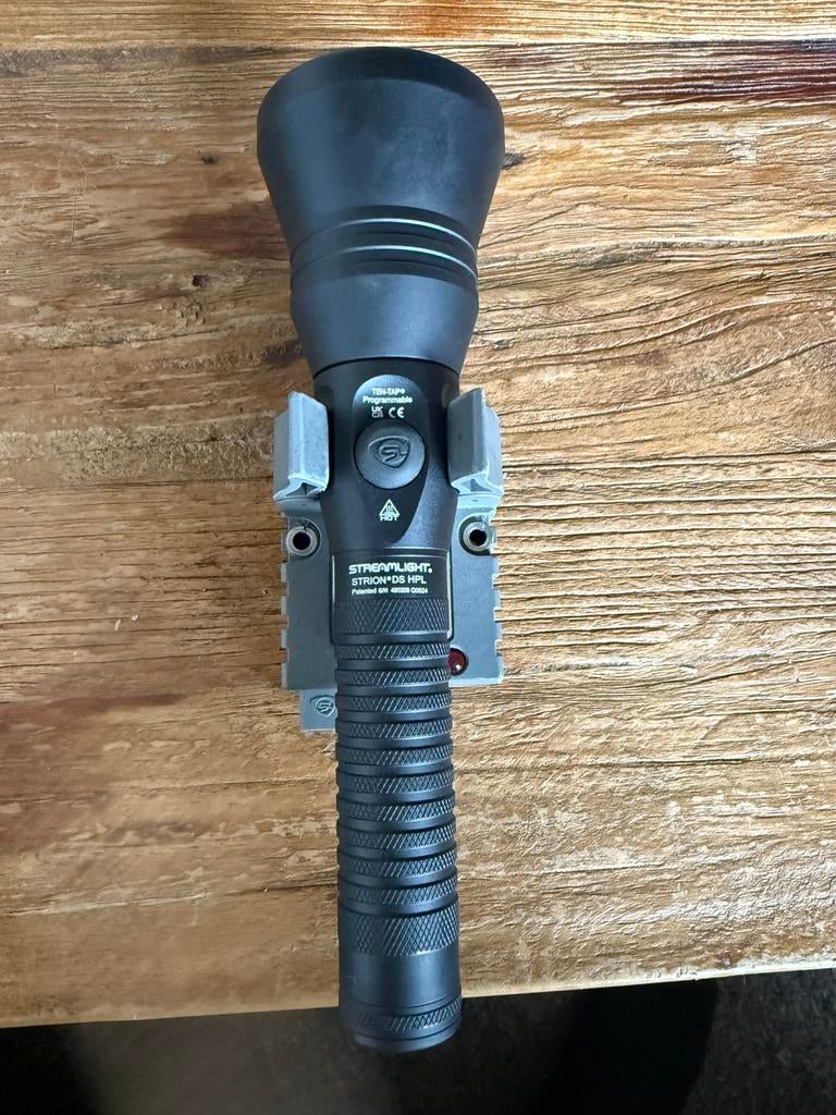 Streamlight Strion DS HPL led zaklamp met oplader, Ophalen of Verzenden, Zo goed als nieuw, Accu
