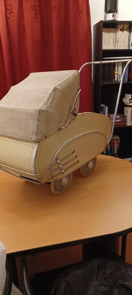 Kinder- of poppenwagen oud., Ophalen