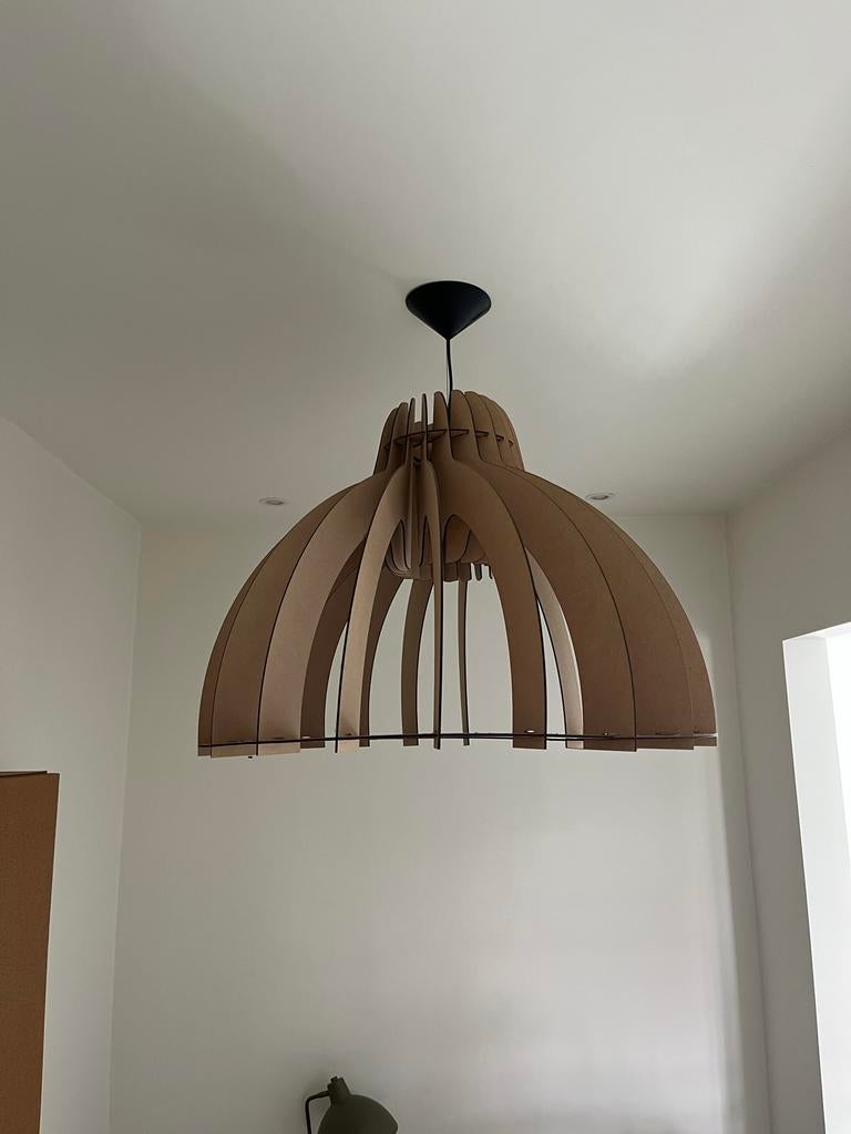 Grote minimalistische design hanglamp van Tjalle en Jasper, Ophalen, Zo goed als nieuw, Hout, 50 tot 75 cm