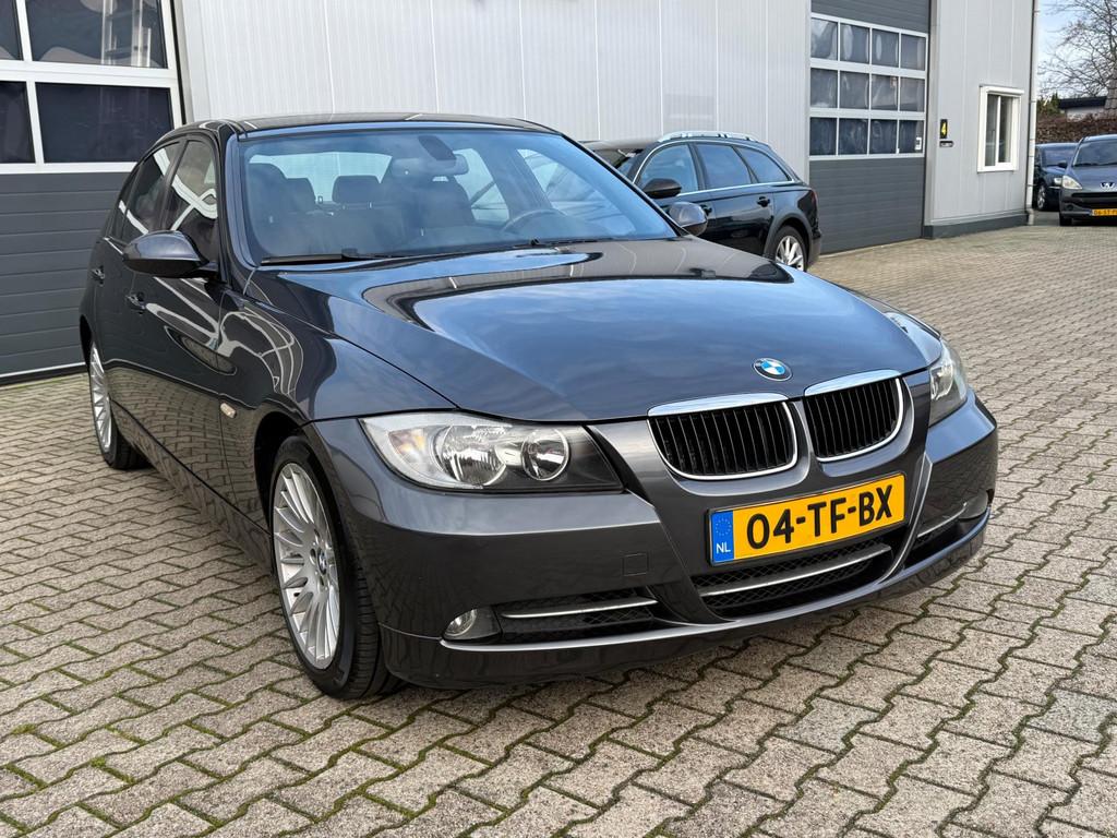 BMW 3-serie 320i Sedan 2005 Automaat Navi Leder Sportstoelen, Achterwielaandrijving, 4 cilinders, 150 pk, Sedan