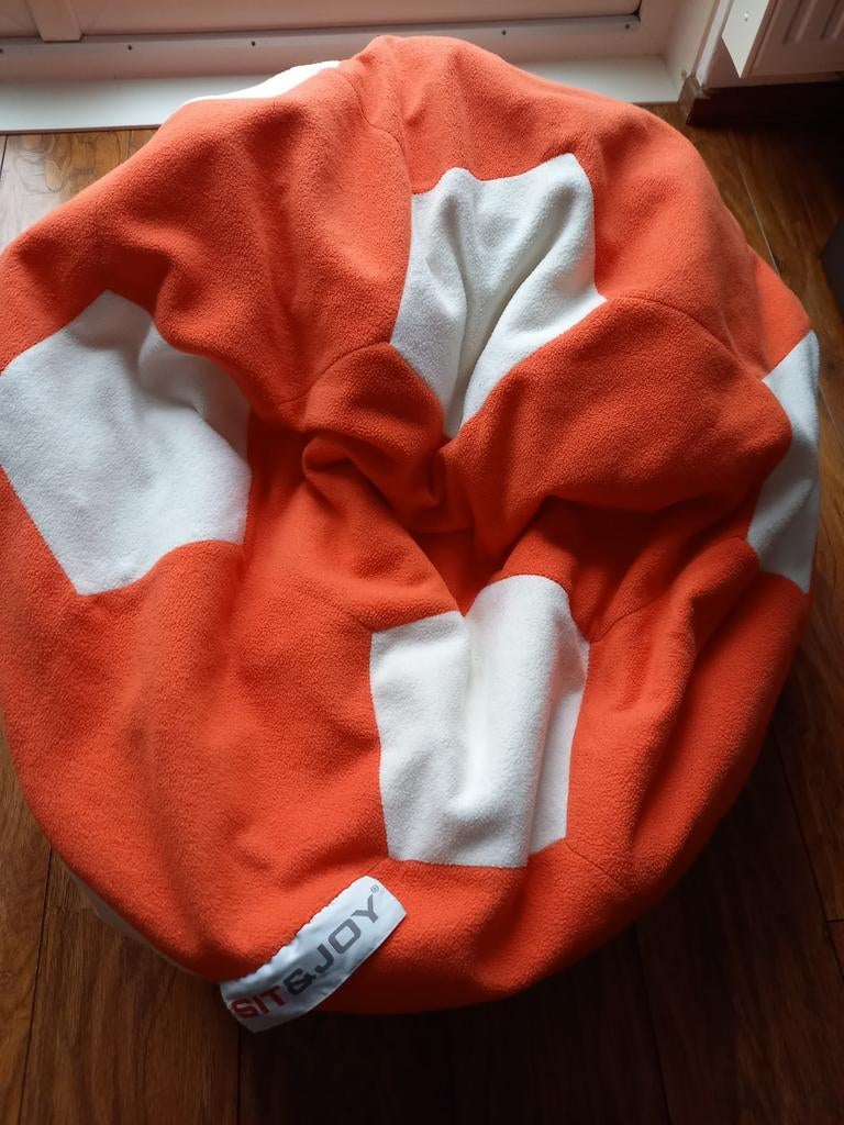 Leuke voetbal zitzak / poef / Sit & Joy / voor de voetbalfan, Ophalen, Gebruikt
