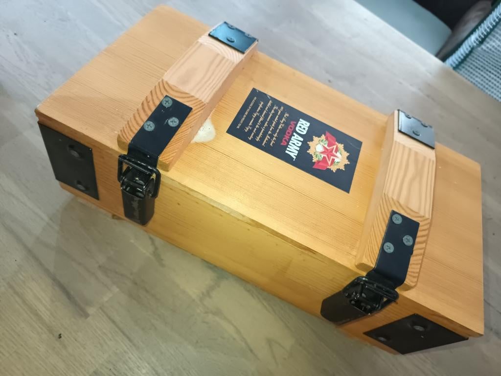 Red Army Vodka munitie kist granaat ak-47 fles, Ophalen of Verzenden, Landmacht, Overige gebieden, Kist of Geocache