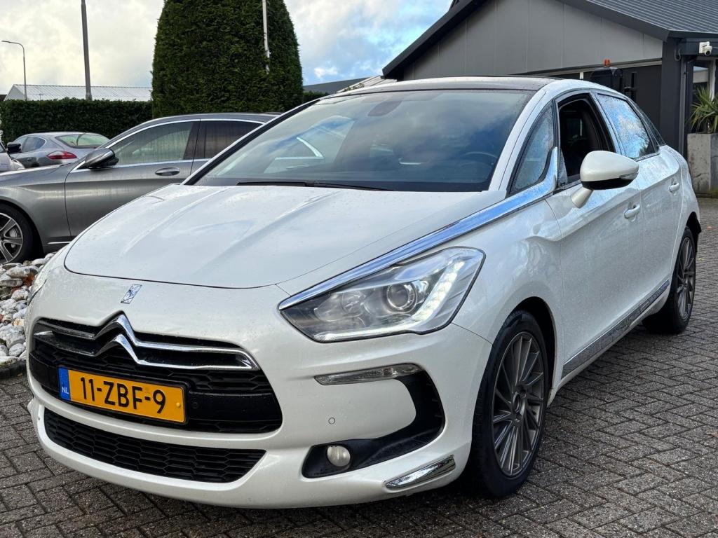 Citroën DS5 1.6 Benzine So Chic Automaat Wit Leer, Auto's, Automaat, Gebruikt, Zwart, 4 cilinders