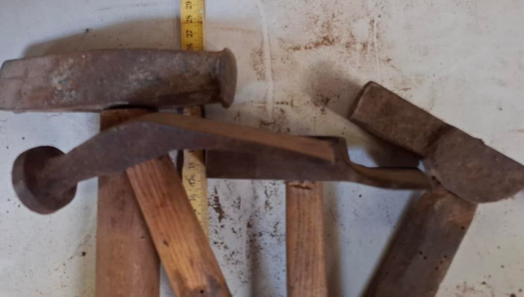 Oude hamers en gereedschap, Ophalen, Gebruikt