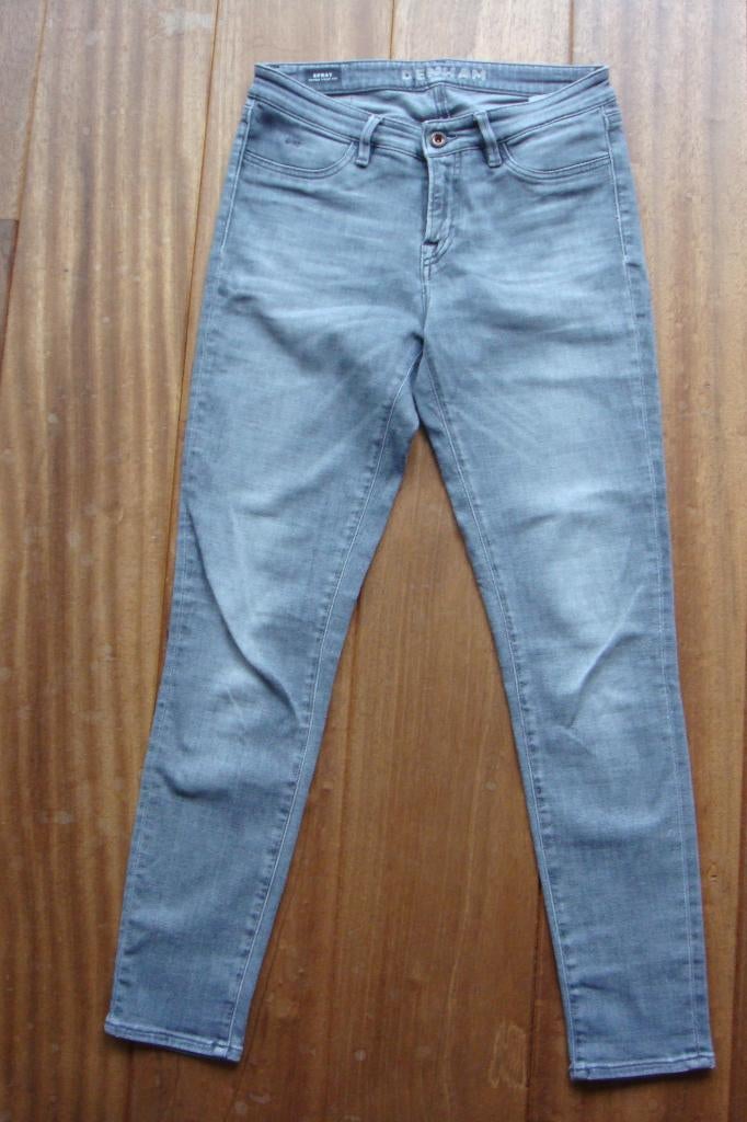Denham spray skinny mt 28 / 28 NETTE STAAT €22,95, Denham, Ophalen of Verzenden, Zo goed als nieuw, W28 - W29 (confectie 36)