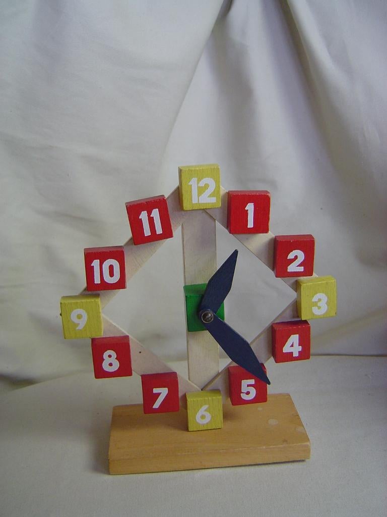 Vintage houten klok Sio Holland kinderspeelgoed jaren 70, Ophalen of Verzenden, Gebruikt, Overige typen