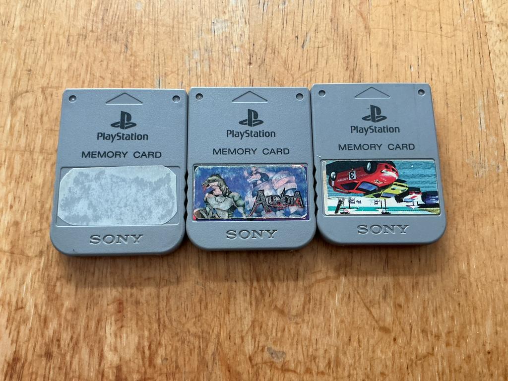 Drie sony memory cards voor de playstation1., Spelcomputers en Games, Spelcomputers | Sony PlayStation Consoles | Accessoires