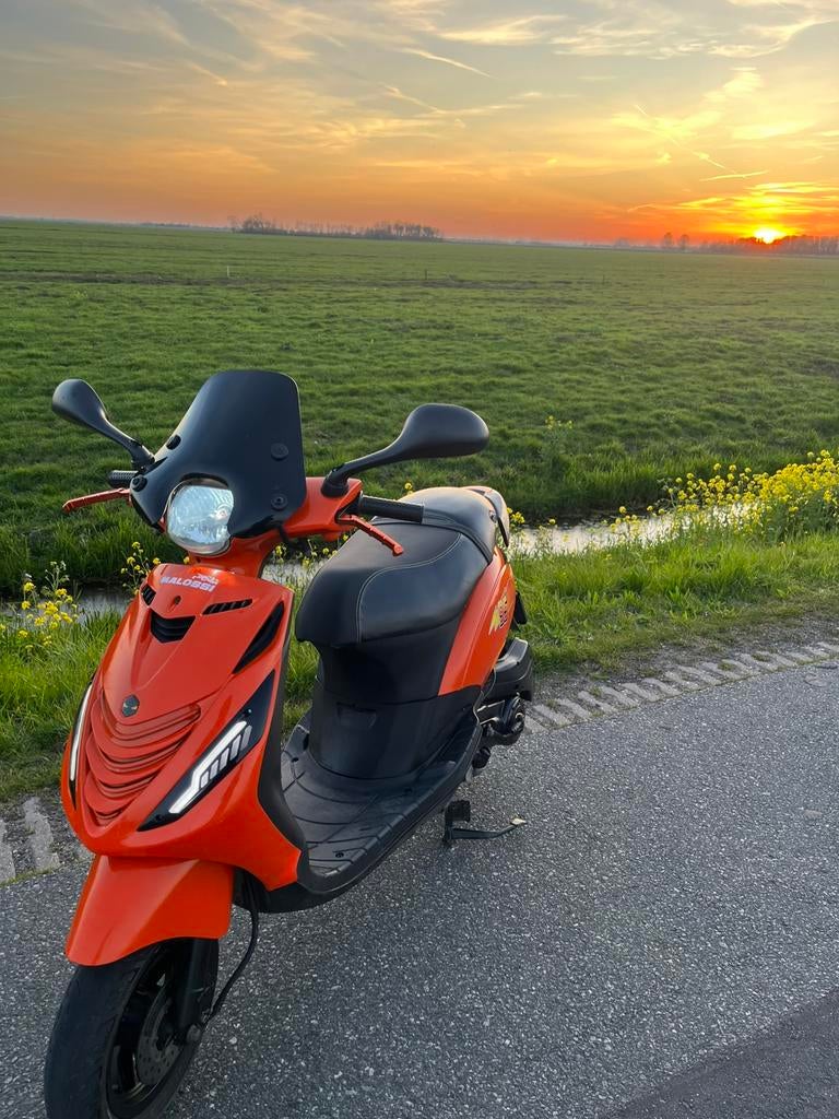 Piaggio zip 50cc 4 takt 2015 ontgrenst, Fietsen en Brommers, Ophalen, Gebruikt, Maximaal 45 km/u, Zip