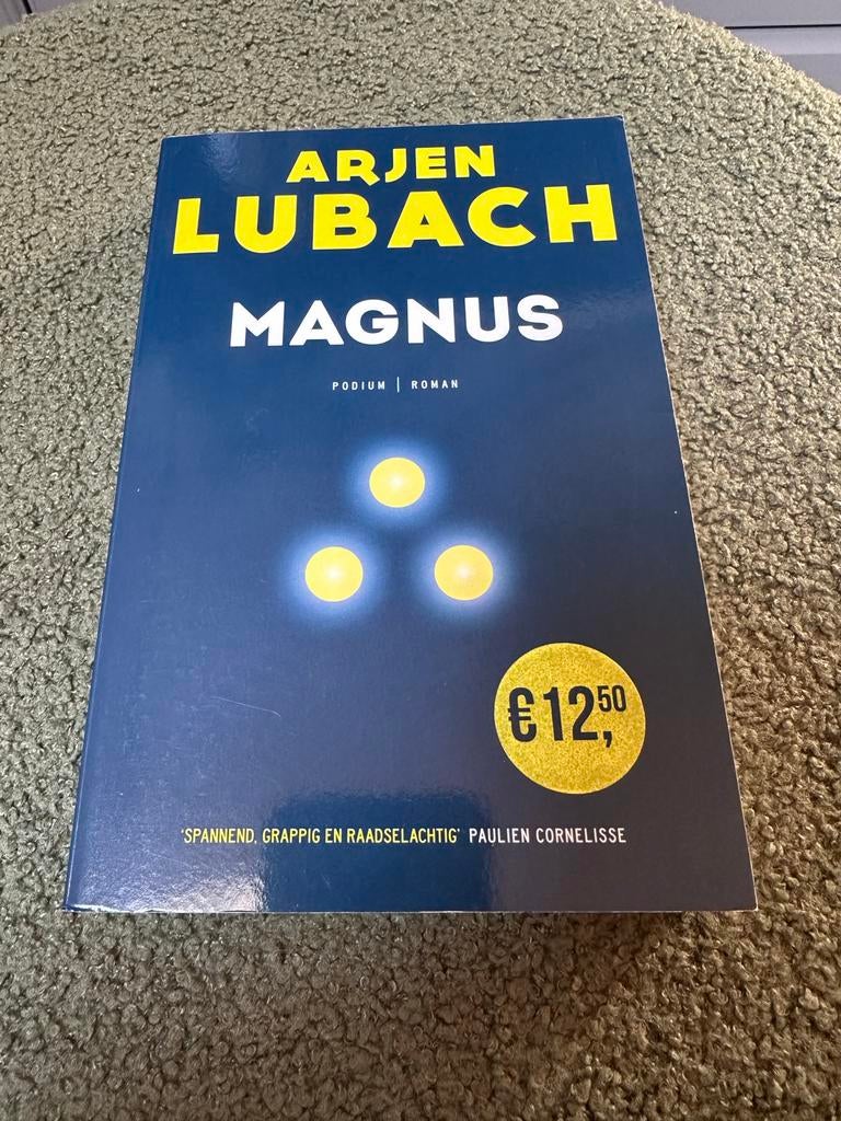 Arjen Lubach - Magnus, Ophalen of Verzenden, Zo goed als nieuw, Nederland