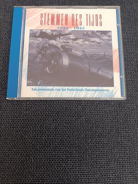 Nederlands Omroepmuseum - STEMMEN DES TIJDS 1944-1945, Ophalen of Verzenden, Zo goed als nieuw