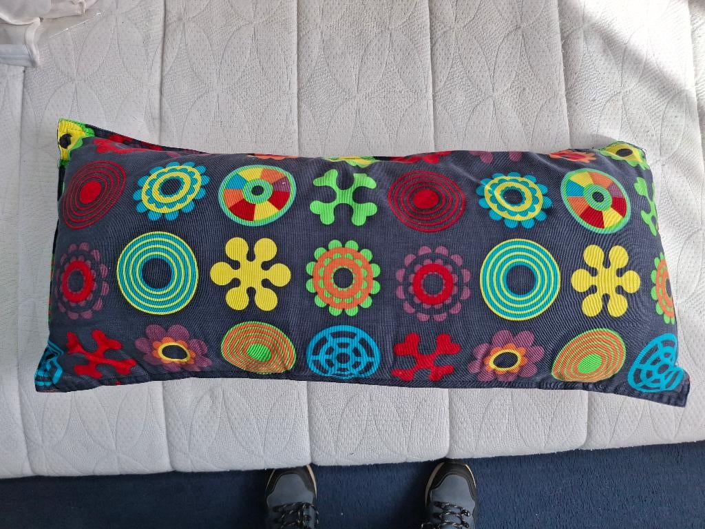 Langwerpig kussen in meerdere kleuren, Huis en Inrichting, Ophalen of Verzenden, Zo goed als nieuw, Overige kleuren, Rechthoekig