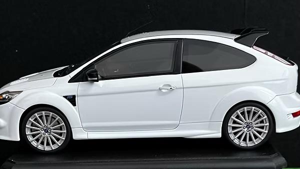 GEZOCHT: 1:18 Ford focus rs wielen ottomobile, Ophalen of Verzenden, Zo goed als nieuw, Auto, OttOMobile