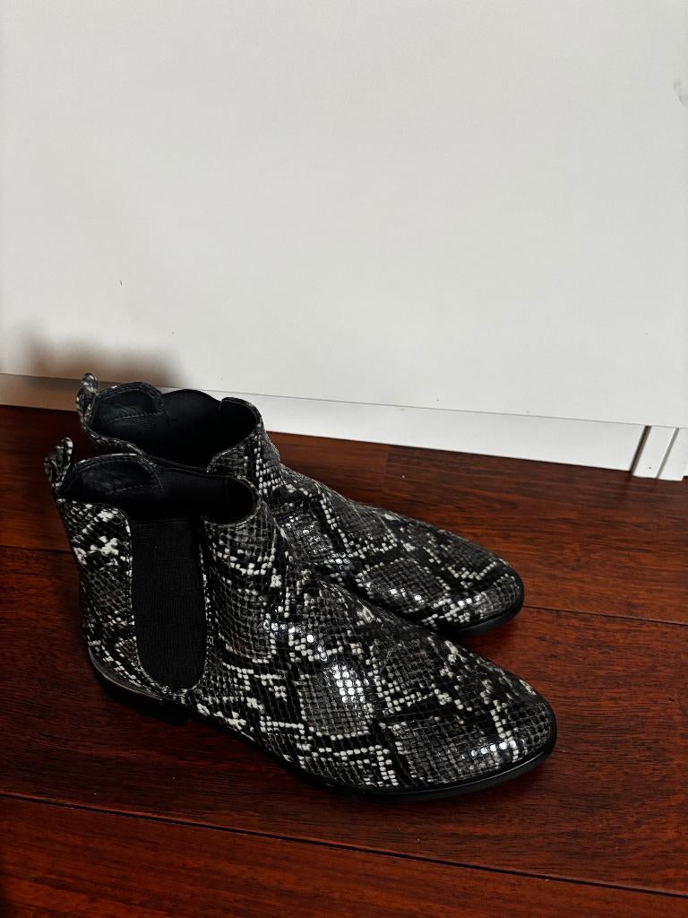 Dames Laarzen maat 37 (advr 3), Zwart, Lage of Enkellaarzen, Ophalen of Verzenden, Zo goed als nieuw