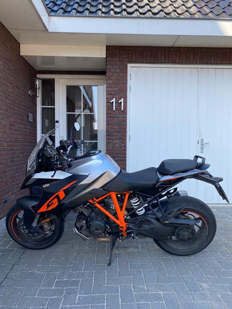 KTM 1290 Super Duke GT | 2016 | 36.545 km, Motoren, 2 cilinders, Handvatverwarming, Motorrijbewijs A, 1301 cc