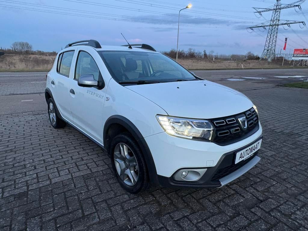 Dacia Sandero 0.9 TCe Stepway Laureate 2017 Automaat, 898 cc, Stof, Wit, Bedrijf
