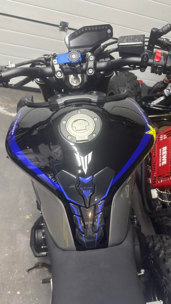 Yamaha MT-09 SP tank 2016-2020 met carbon cover mt09sp mt09, Ophalen of Verzenden, Gebruikt