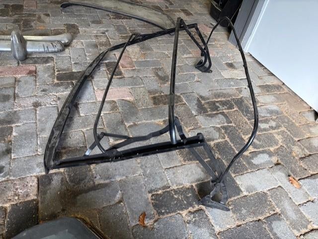 Triumph TR6 kapframe, Ophalen