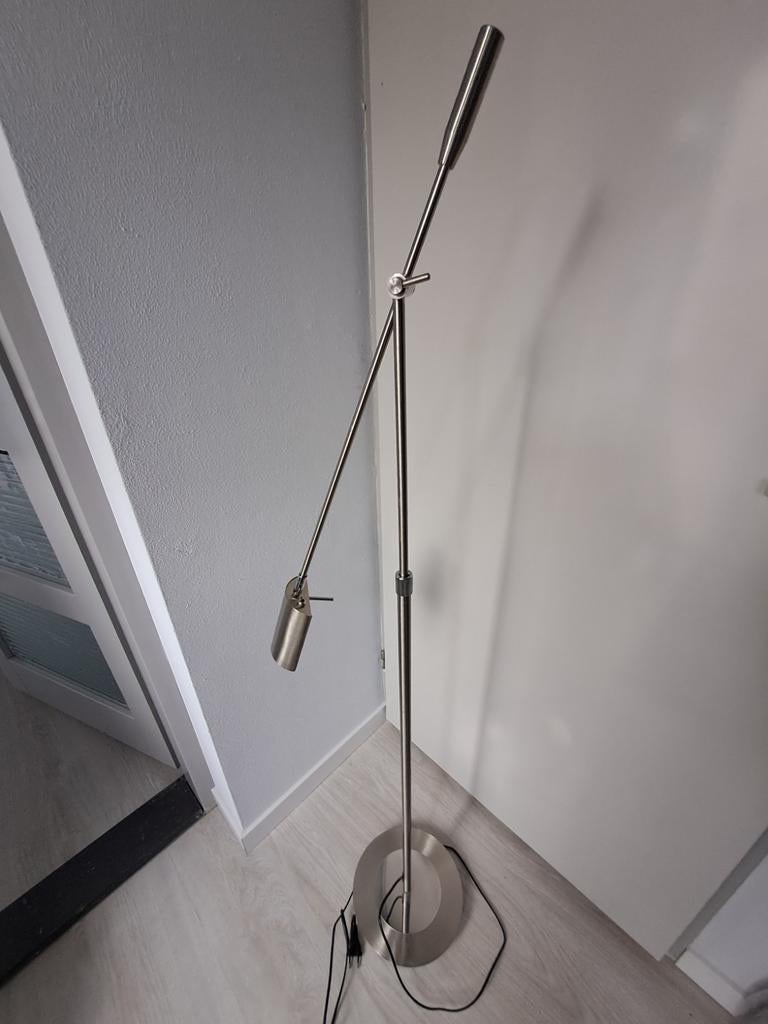 Vloerlamp in hoogte verstelbaar, Huis en Inrichting, Ophalen, Zo goed als nieuw, 150 tot 200 cm