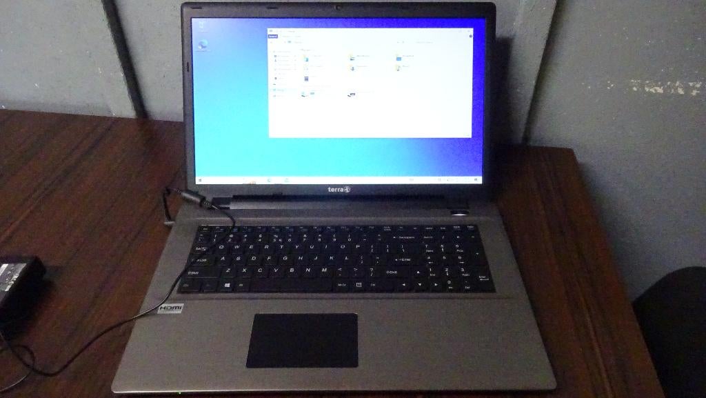 17 inch Laptop Terra, Computers en Software, Windows Laptops, Gebruikt, 2 tot 3 Ghz, Qwerty, 8 GB