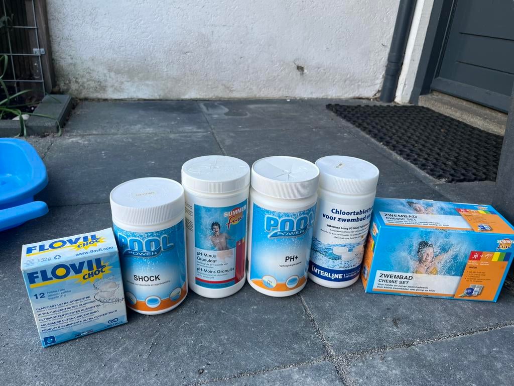 Diverse schoonmaak middelen zwembad., Ophalen of Verzenden, Zo goed als nieuw