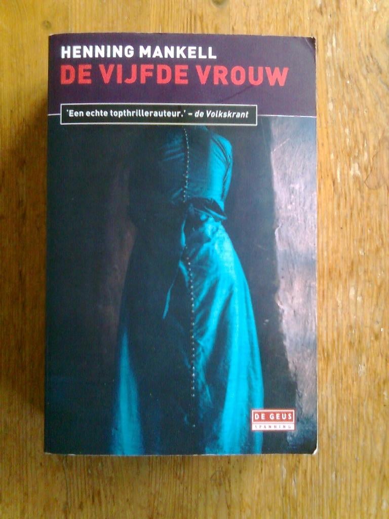 De vijfde vrouw,  door Henning Mankell, Ophalen of Verzenden, Gelezen