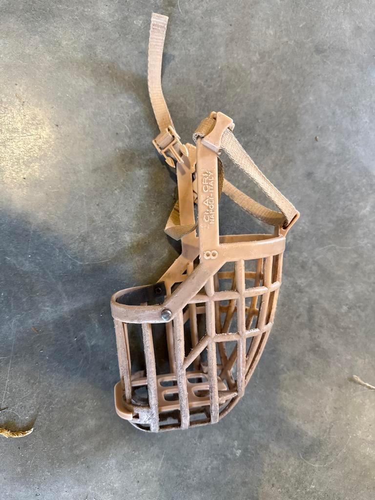 Muilkorf voor kleine hond, Dieren en Toebehoren, Ophalen of Verzenden, Gebruikt