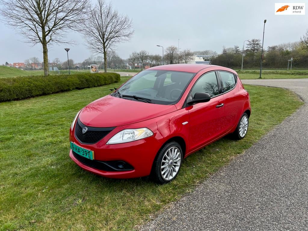 Lancia YPSILON 1.2 Platinum, Voorwielaandrijving, Stof, Gebruikt, 4 cilinders
