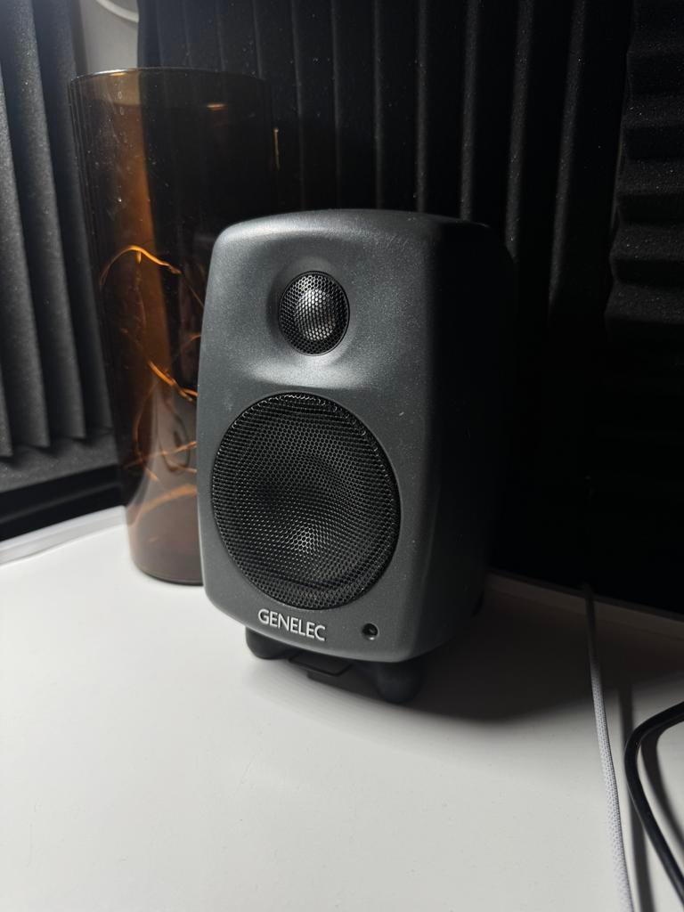 Genelec 8010A, Overige merken, Ophalen of Verzenden, Zo goed als nieuw, 120 watt of meer
