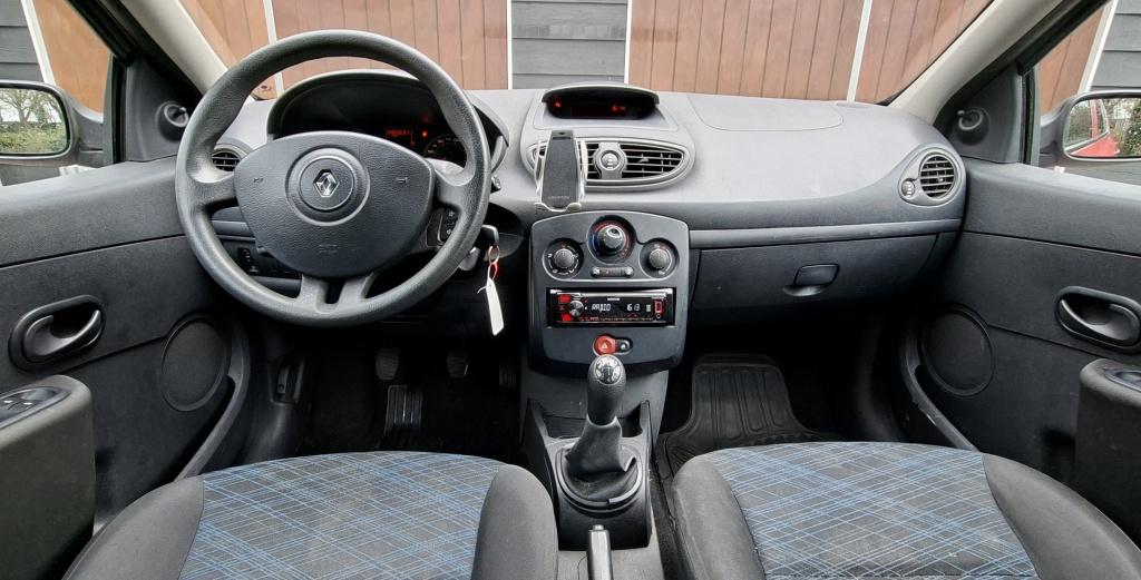 Renault Clio 1.2-16V Special Line, Distributieriem vervangen, Auto's, Renault, Gebruikt, 4 cilinders, Origineel Nederlands, Handgeschakeld