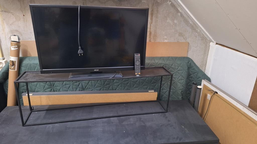 Akai TV 80 cm met ingebouwde DVD-speler en afstandsbediening, Audio, Tv en Foto, Televisies, Ophalen, Gebruikt, 80 tot 100 cm