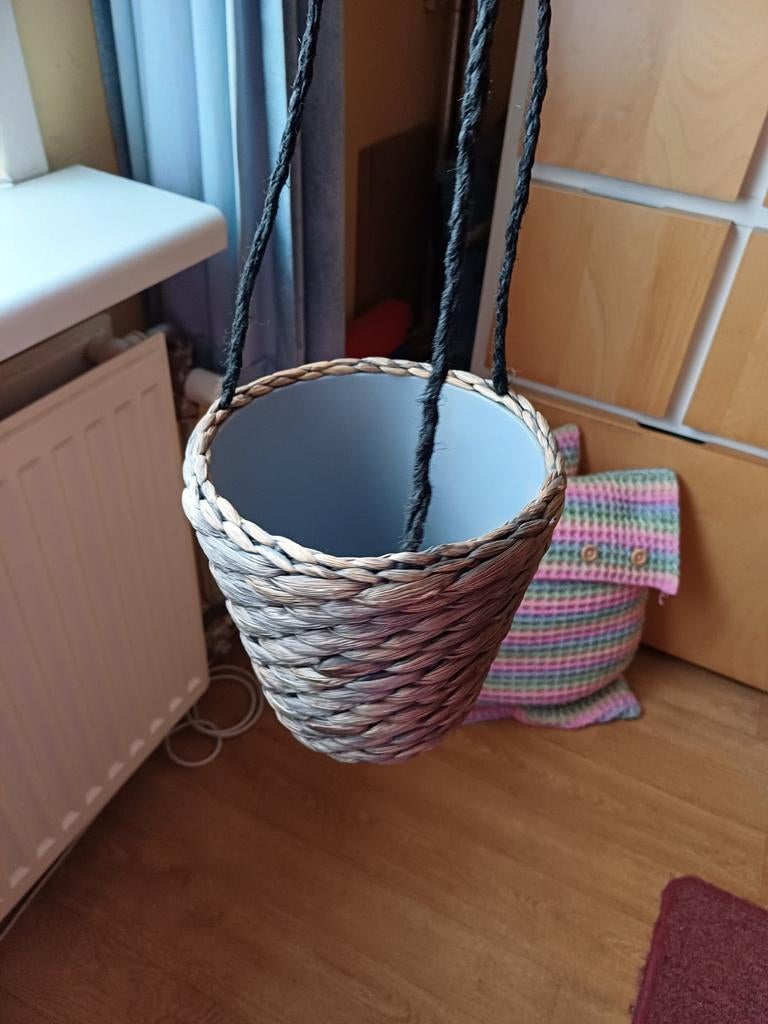 Hangende bloempotten Ikea, Ophalen