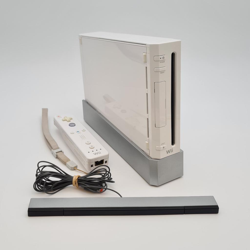 Nintendo Wii Wit Compleet in Goede Staat, Nintendo, Zo goed als nieuw, Support@nintendo.com, 11-1 Hokotate-cho, Kamitoba, Minami-ku
Kyoto 601-8501
Japan