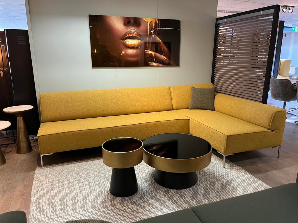 Design on stock Bloq ploegstof Monza, Hoekbank, 300 cm of meer, Ophalen of Verzenden, Zo goed als nieuw