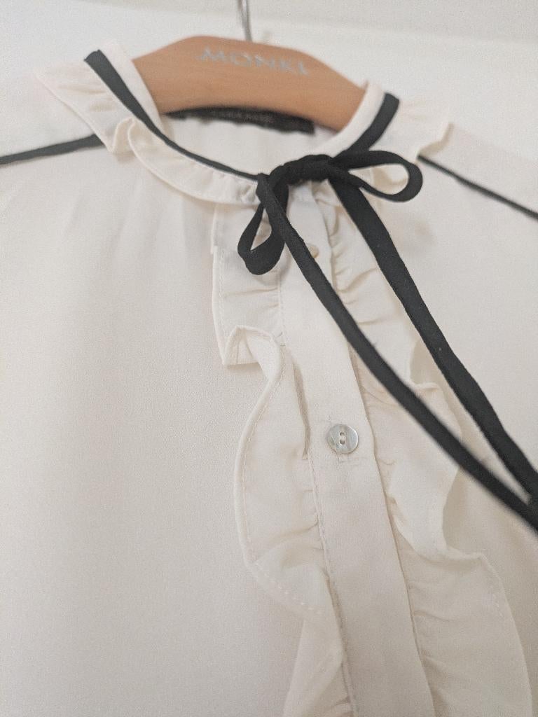 Chic Executive Ruffle Blouse –Zara Basic Monochrome Elegance, Maat 38/40 (M), Verzenden, Wit, Nieuw