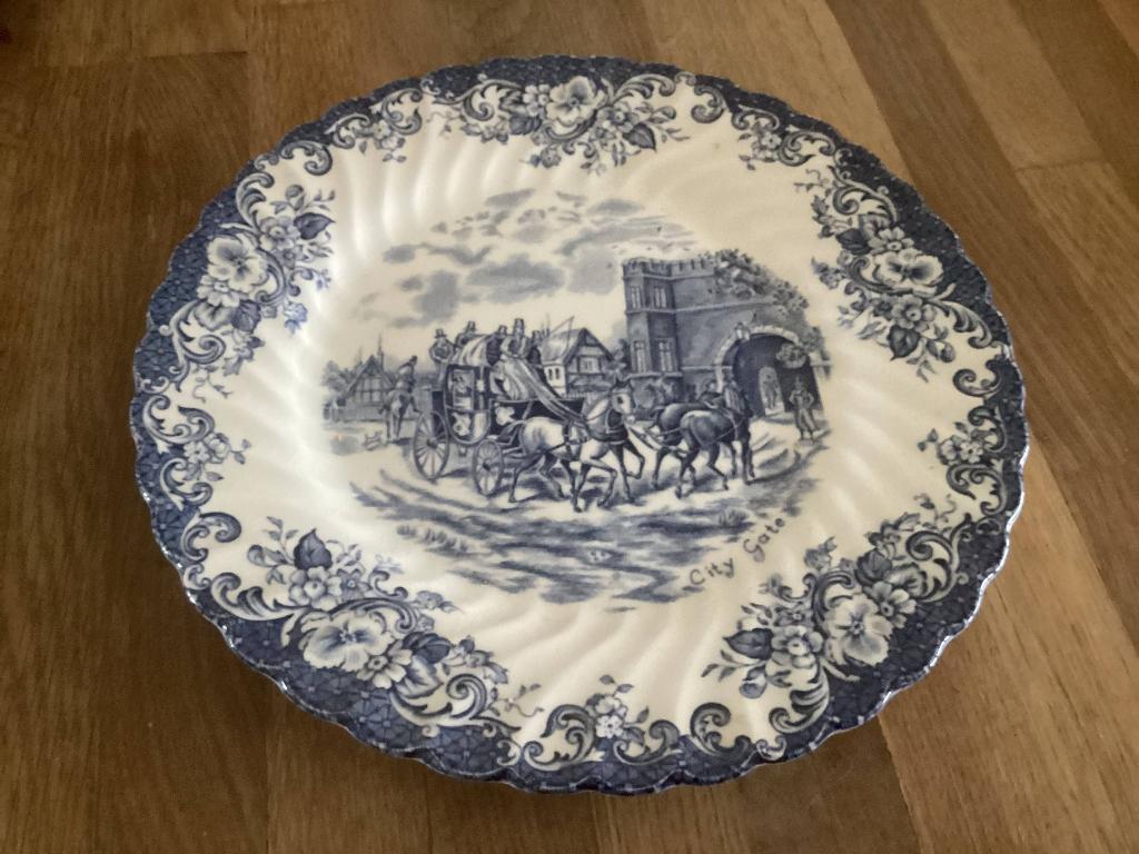 Te koop Antiek Bord Johnson Brothers England., Ophalen