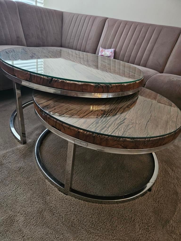 Richmond salontafels met glas, nog in heel goede staat, Huis en Inrichting, Tafels | Salontafels, Glas, 50 tot 100 cm, Modern, Industrieel