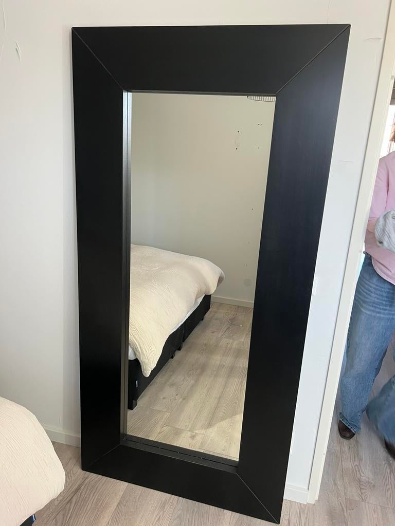 Grote staande spiegel met zwarte rand, Ophalen of Verzenden, Zo goed als nieuw, 75 tot 100 cm, 150 tot 200 cm