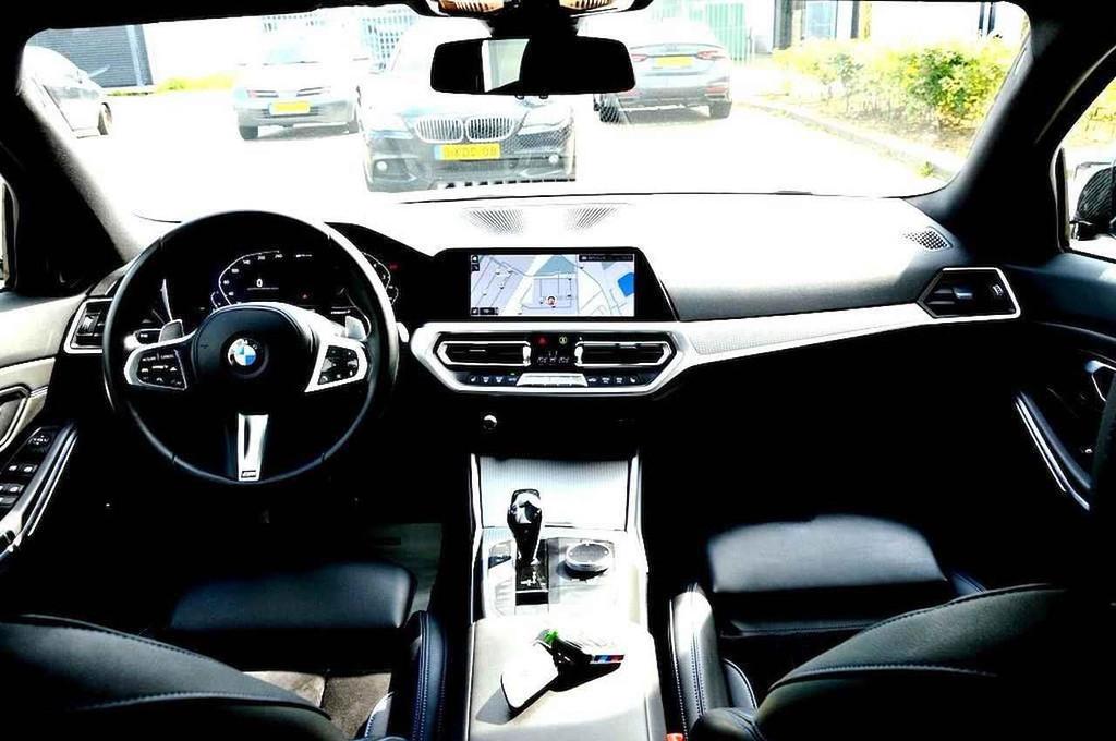 BMW 3-serie 330e High Executive M Performance CARBON/LASER, Achterwielaandrijving, Gebruikt, 4 cilinders, Wit