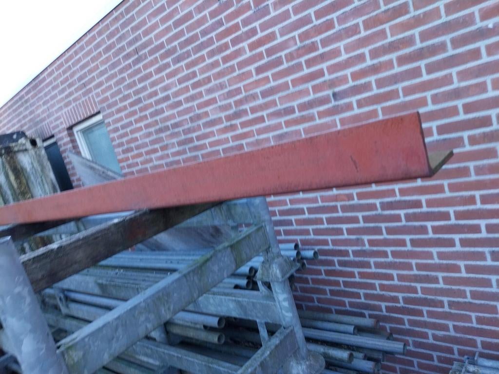 Hoeklijn 150x100x10, 2550 mm lang, Doe-het-zelf en Verbouw, Metalen, Ophalen of Verzenden, Zo goed als nieuw, IJzer