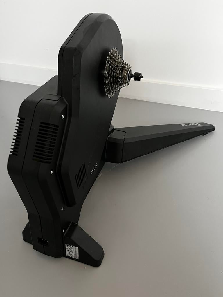 Tacx flux 2 met voorwielsteun en mat, Sport en Fitness, Ophalen, Gebruikt, Overige typen