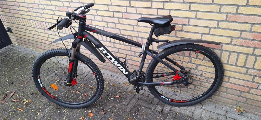 BTwin 27,5 inch zwarte mountainbike, Fietsen en Brommers, Fietsen | Mountainbikes en ATB, Hardtail, Ophalen, Zo goed als nieuw