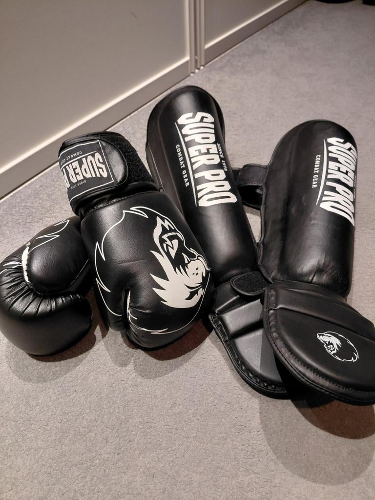 Zwart wit handschoenen 10  oz de andere twee 14 oz, Ophalen of Verzenden, Zo goed als nieuw, Overige