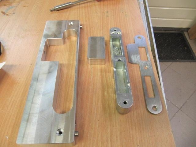 Alu freesmal sluitkom Nemef 192x25 sluitplaat met lip, Doe-het-zelf en Verbouw, Ophalen of Verzenden, Nieuw