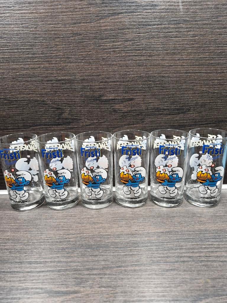 Set van 6 Smurfen Fristi glazen - Nieuw uit de jaren '80, Ophalen of Verzenden, Nieuw, Gebruiksvoorwerp